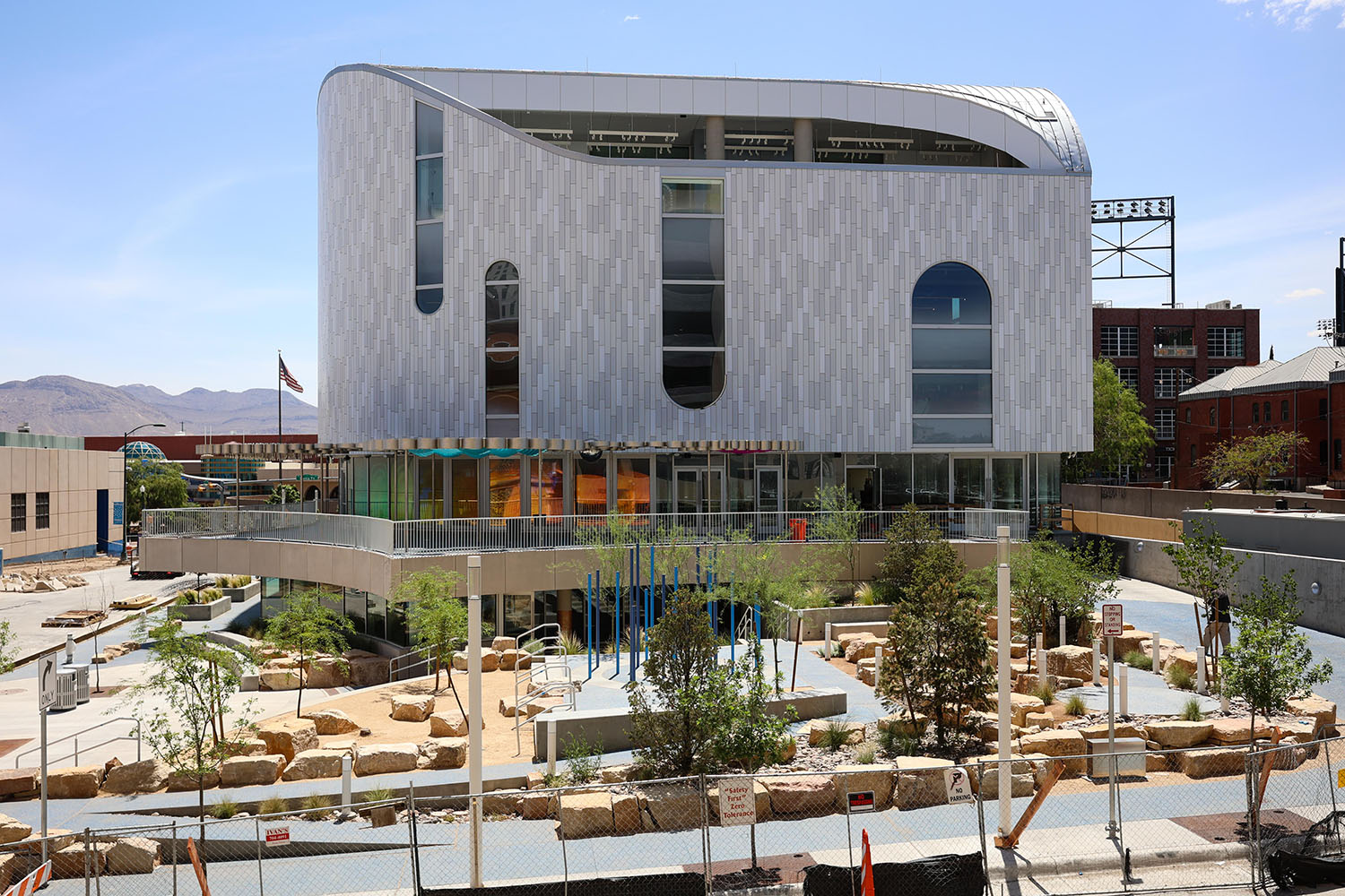 Miffy visits La Nube, Zuill Bailey opens chamber music festival