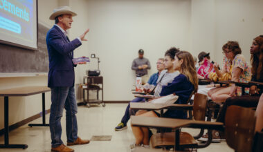 Democrat Andrew White drops bid for Texas governor