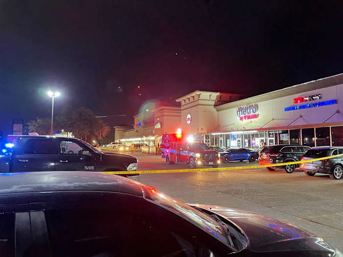 Man shot and killed after fight breaks out inside sports bar on Houston’s south side