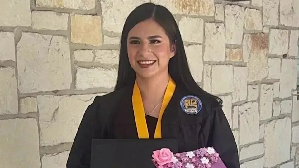 <div>Any Lucia Lopez Belloza</div>