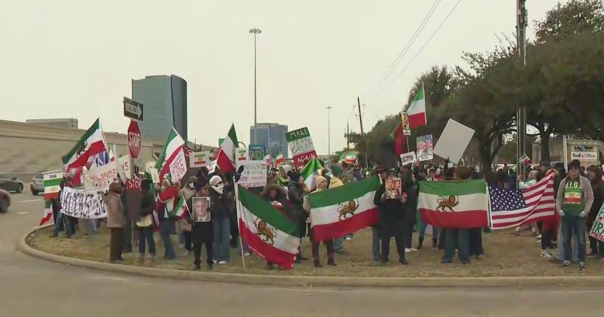North Texas rally backs Iranian protesters