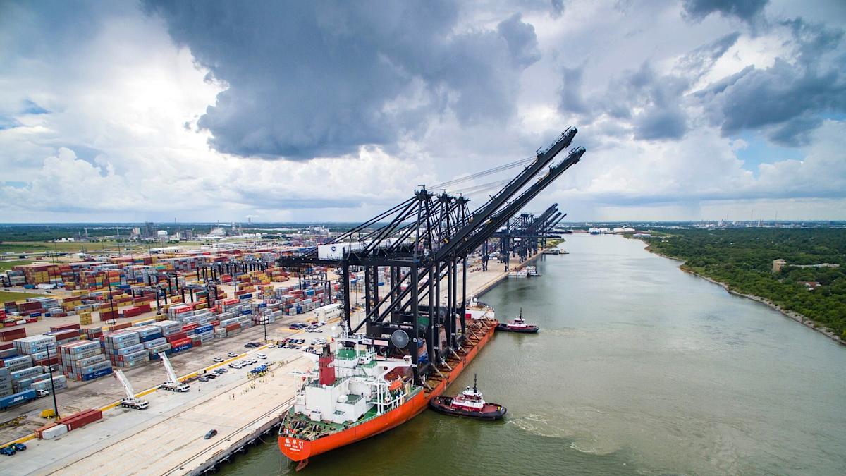 Port Houston hits container highs as Corpus Christi leans on LNG growth