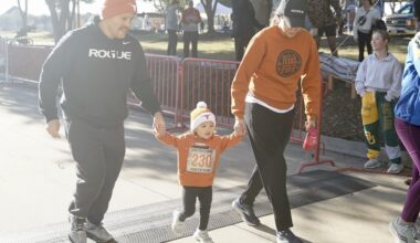 The race benefits Houston-area teenagers looking to attend the University of Texas at Austin. (Courtesy Texas Exes Houston Chapter)