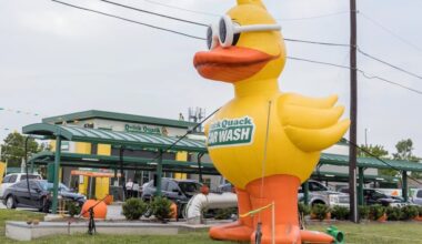 Quick Quack Car Wash offers car washes with technology, such as a three-step paint sealant process and ceramic duck coating, according to the company’s website. (Courtesy Quick Quack Car Wash)