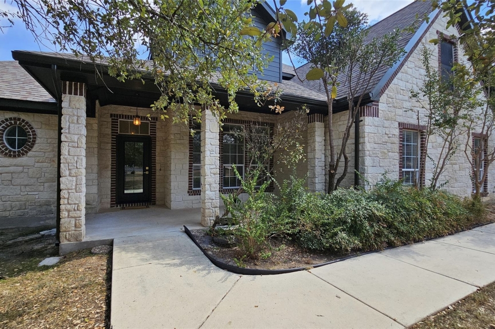 There is one home for sale in the Lake Georgetown Estates neighborhood for $898,000 as of Jan. 7. (Courtesy Unlock MLS)