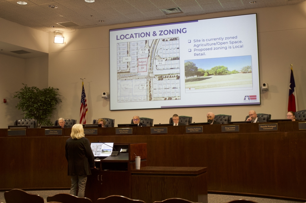 Senior planner Kim Yockey giving a presentation