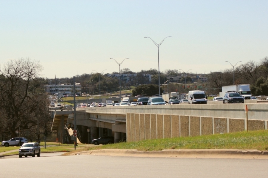 The Texas Department of Transportation is actively working on a phase of construction along I-35 between Holly Street and SH 71. (Haley McLeod/Community Impact)