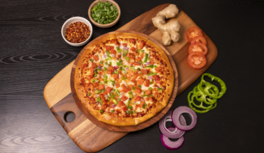 Butter chicken pizza