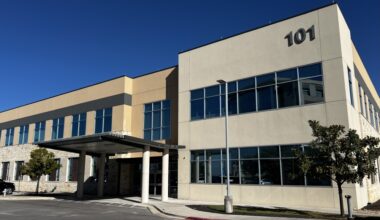 The new facility is located across from Baylor Scott & White Medical Center-Lakeway. (Grace Dickens/Community Impact)