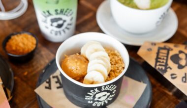 An image of some of the food and drinks served.