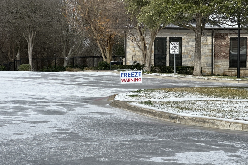 Many districts have canceled classes for Jan. 26 due to freezing temperatures and icy road conditions. (Elle Bent/Community Impact)