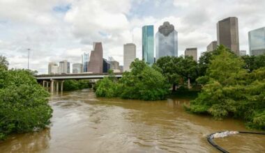 Boat found floating upside down in Houston’s Buffalo Bayou