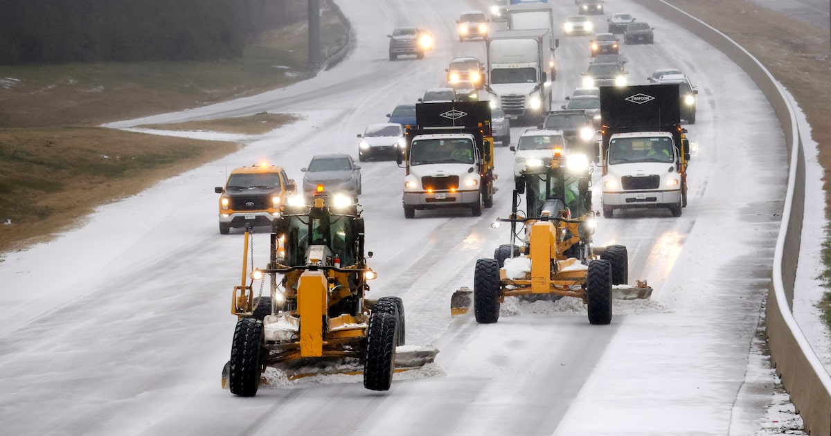 Retailers shift from limited hours to closures as Texas hunkers down in winter storm