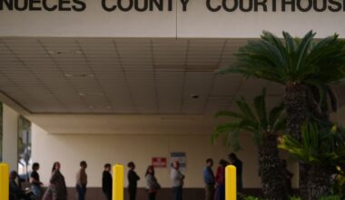 Jury seated in trial for ex-officer accused in police response to Uvalde school shooting :: WRAL.com