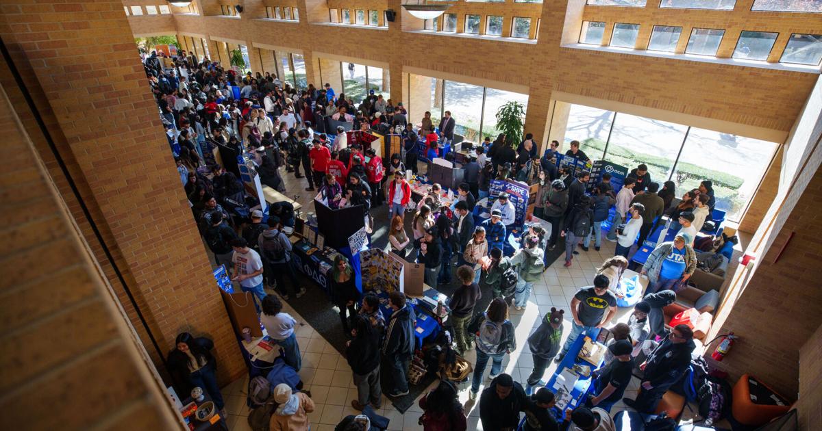 Maverick Stampede events to usher students into spring 2026 semester | Campus