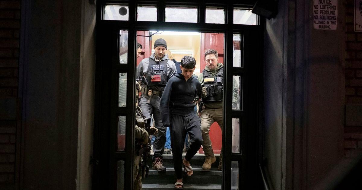 Rice University students create ICE tracker as hundreds protest in Houston | Texas