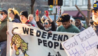 Hundreds protest ICE in Fort Worth Saturday following Minneapolis shooting | City