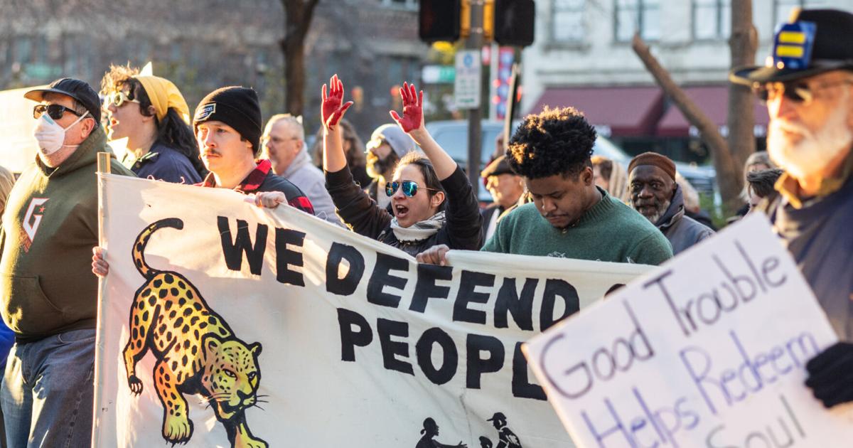 Hundreds protest ICE in Fort Worth Saturday following Minneapolis shooting | City