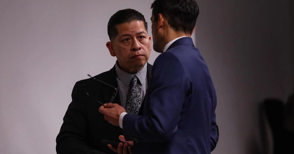 Former Uvalde officer acquitted in trial over police response to Robb Elementary attack | Nation/World News