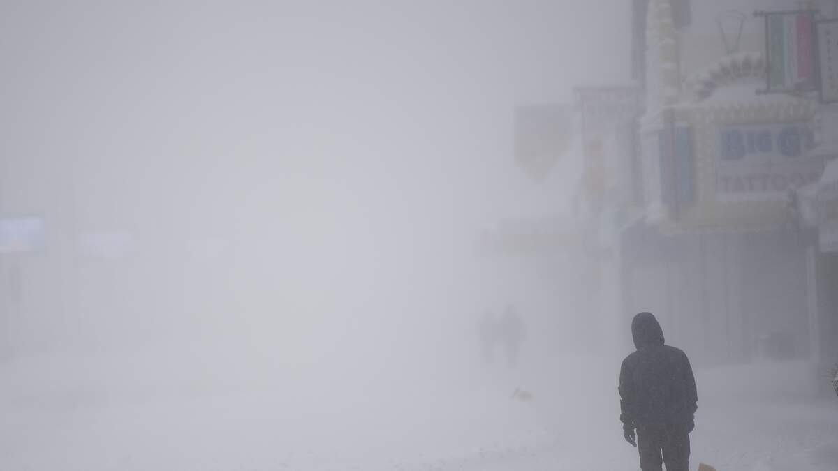 7 Killed In Maine Crash of Houston Corporate Jet | NewsRadio 740 KTRH