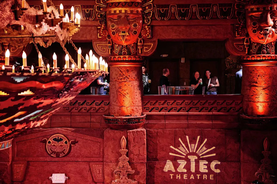 Indie cult rockers Modest Mouse performed at San Antonio's Aztec Theatre on Thursday, August 21, in front of a packed house. (Chris Stokes for MySA)