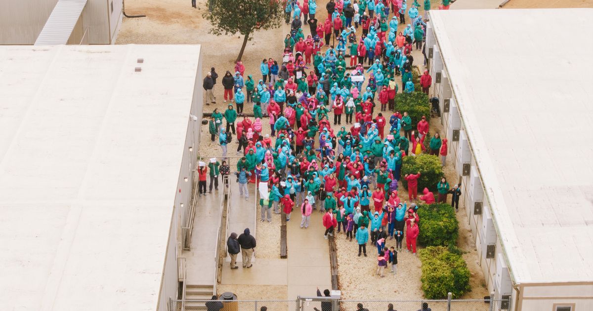 Immigrant families protest at Texas facility housing 5-year-old boy, father detained in Minnesota :: WRAL.com