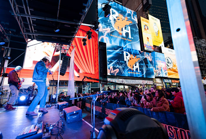 RodeoHouston takes over Times Square with surprise concert before tonight’s lineup reveal