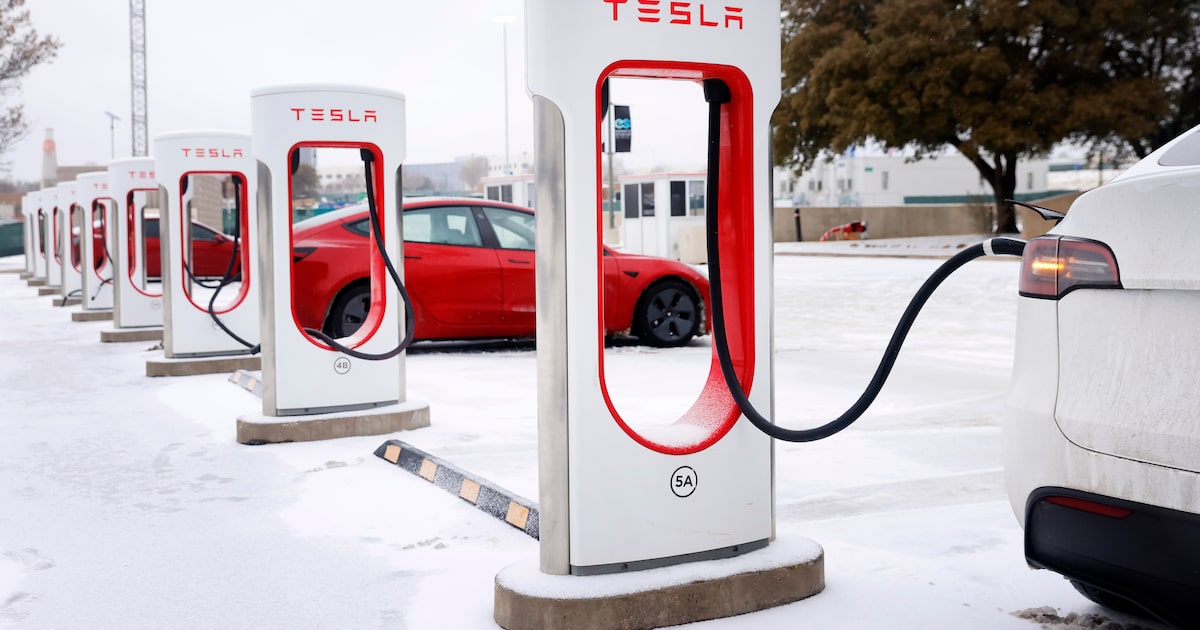 How freezing temperatures affect electric vehicles — and what North Texans can do