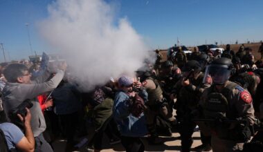 Officers confront protesters at Texas facility as lawmaker visits father, son detained in Minnesota :: WRAL.com