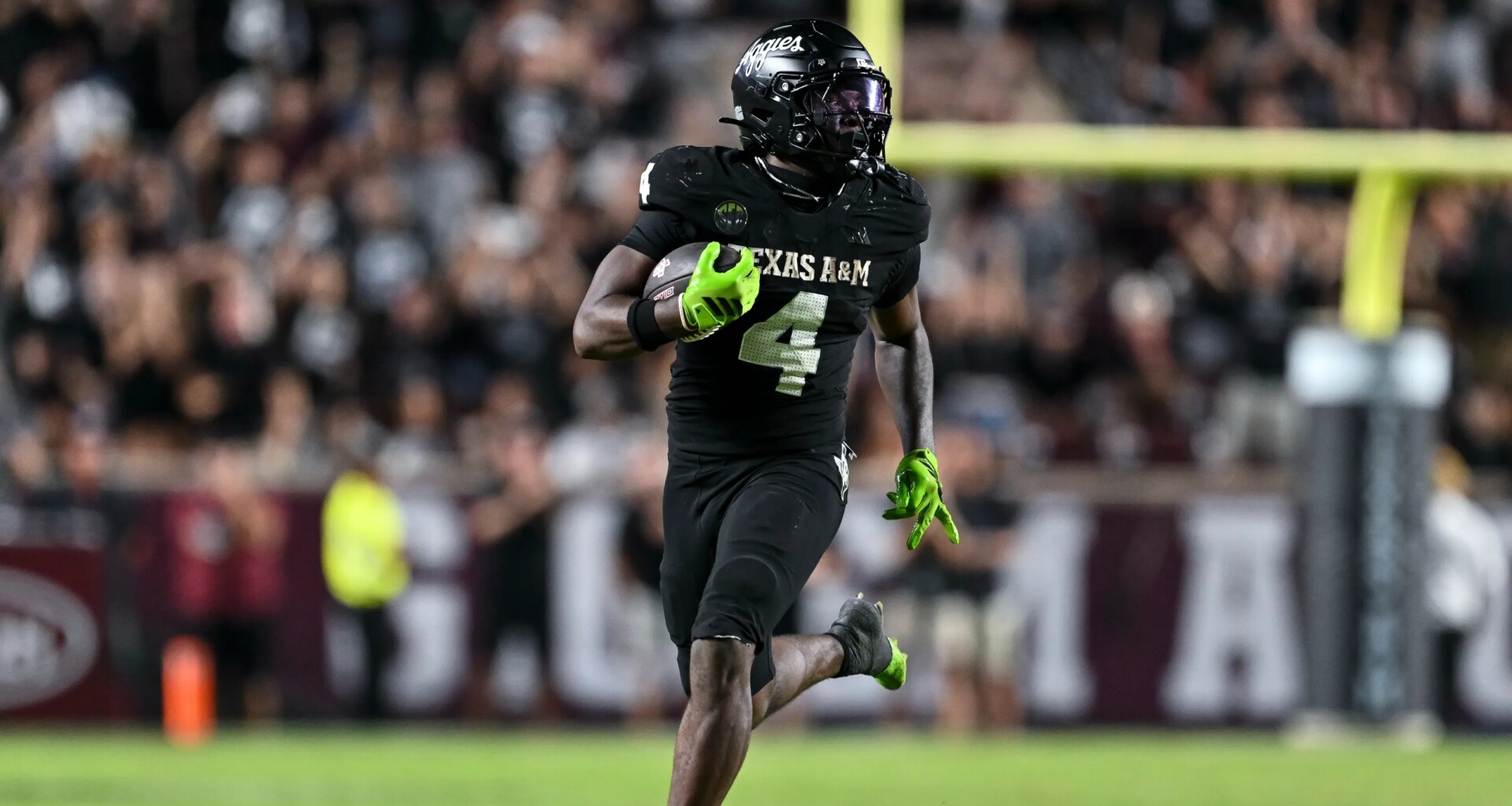 Texas A&M RB Rueben Owens announces official return for 2026