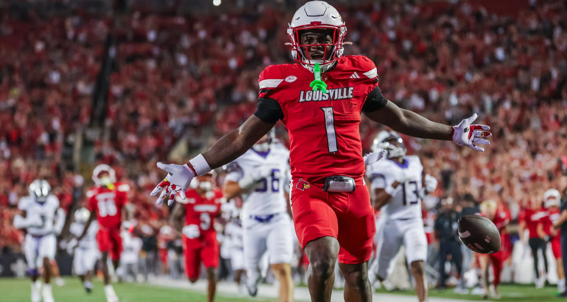 Texas Football misses on transfer portal RB target from Louisville