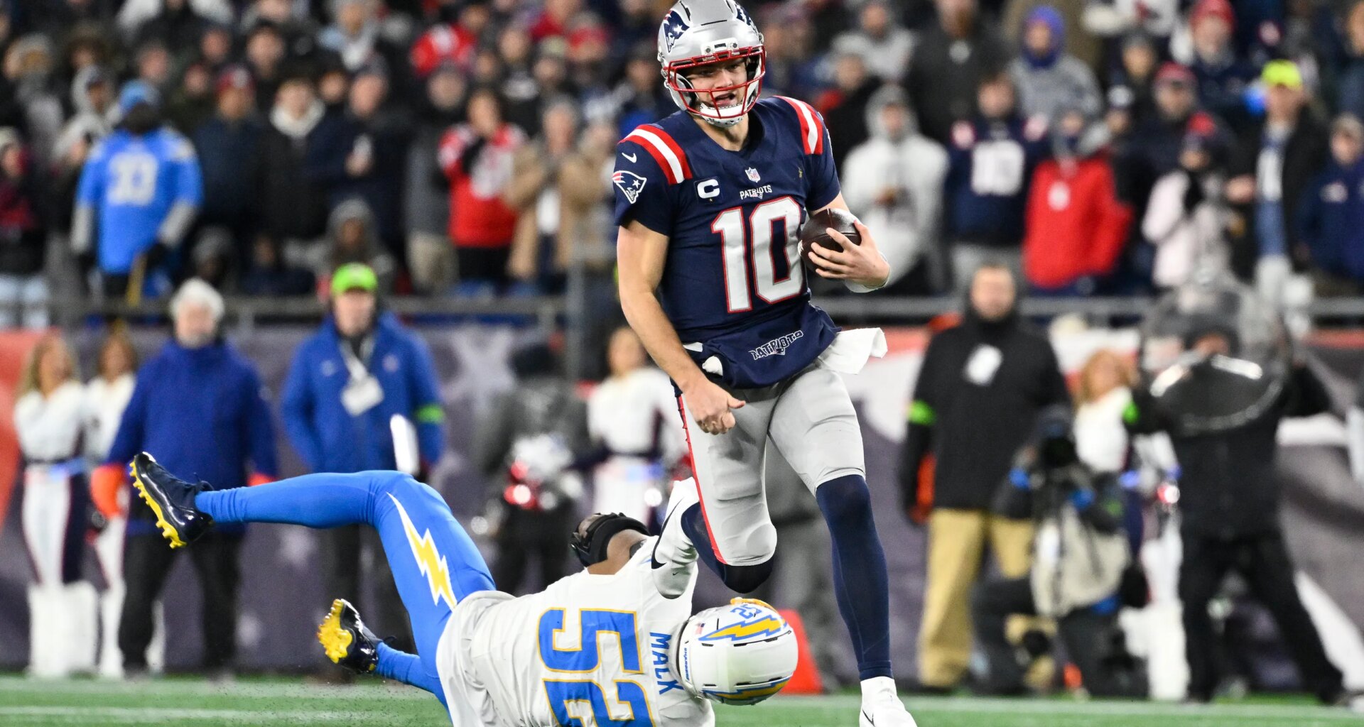 Texans at Patriots AFC Divisional Round odds, picks and predictions