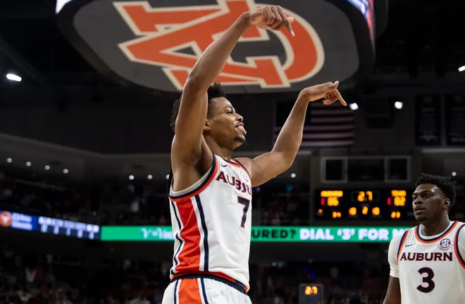 Auburn Tigers forward Keyshawn Hall (7) celebrates in the final second as Auburn Tigers take on Texas Longhorns at Neville Arena in Auburn, Ala. on Wednesday, Jan. 28, 2026. Auburn Tigers defeated Texas Longhorns 88-82.