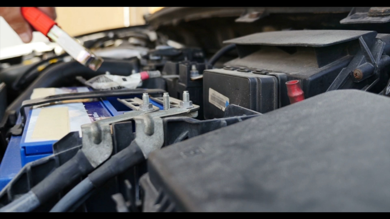 Houston winter storm: Autotrader and Department of Public Safety provide tips on cold weather preps for your gas and electric cars