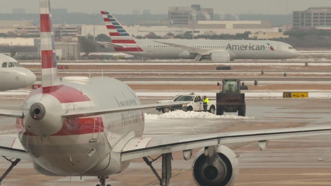 American Airlines expects a 9-figure loss due to winter storms