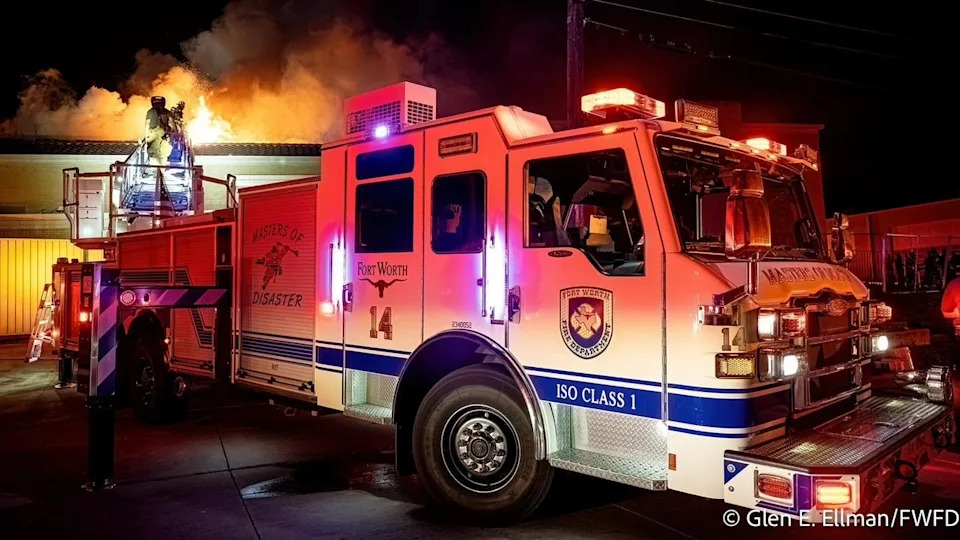 <div>S.S. Dillow Elementary School fire in Fort Worth (Source: Glen E. Ellman with the Fort Worth Fire Department)</div>