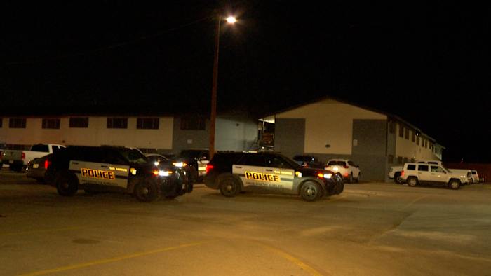 2 shot after altercation at Southeast Side apartment complex, SAPD says