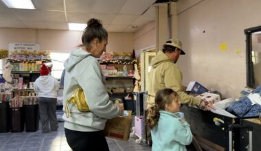 Texas bin store, shoppers cash in on holiday gift returns