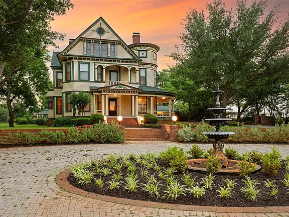 Game of Connections Here: Reba, Painted Ladies, Sherwin-Williams, and Colleyville