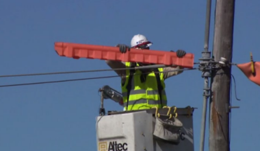 CenterPoint crews work through winter storm to restore power across Houston area