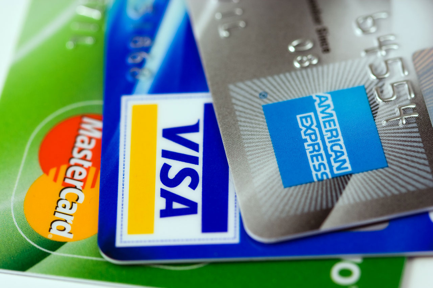 Opinion: A 10% credit card interest cap would cut off credit for the most vulnerable consumers