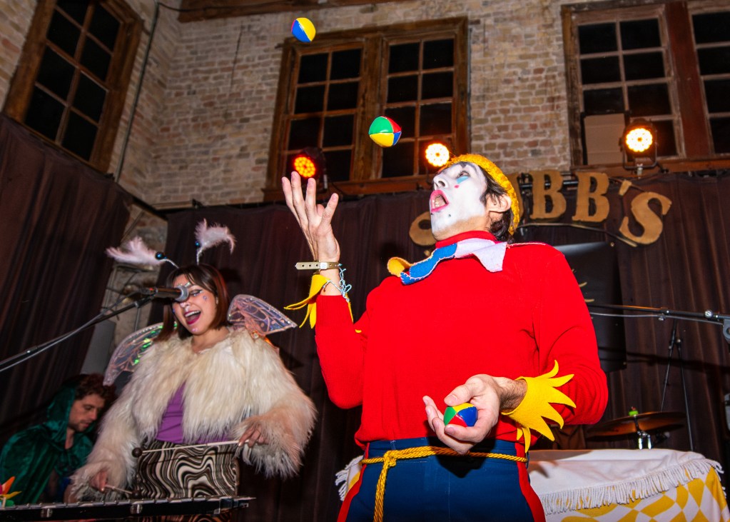 Red River Comes Alive • The Austin Chronicle