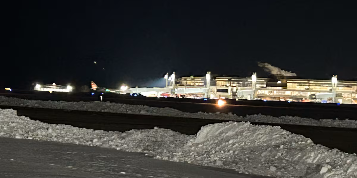 Plane lands safely at Lubbock airport after engine failure