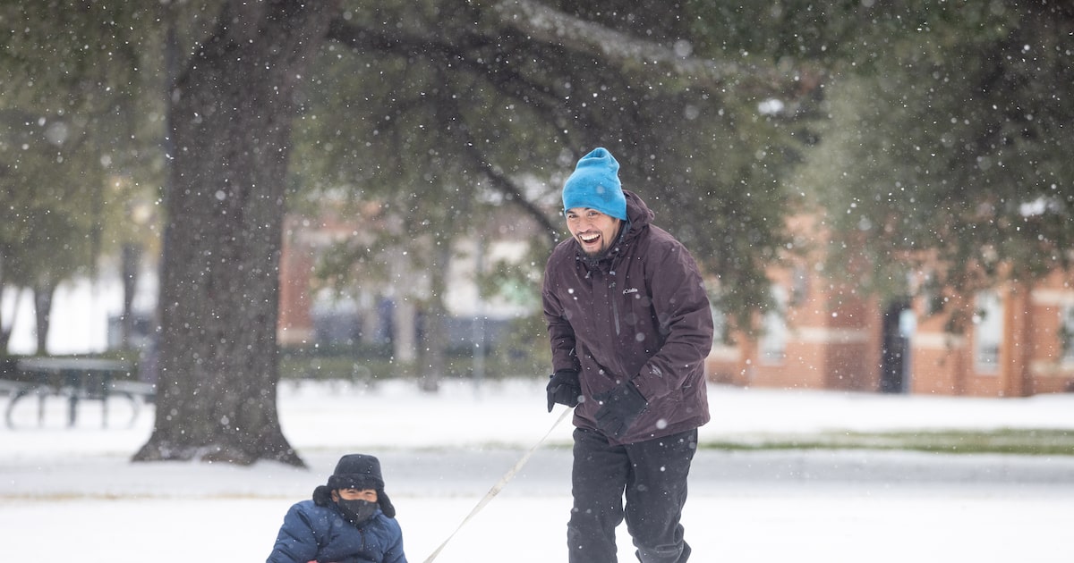 Dallas-Fort Worth set daily snowfall record on Sunday, beating record set in 1949