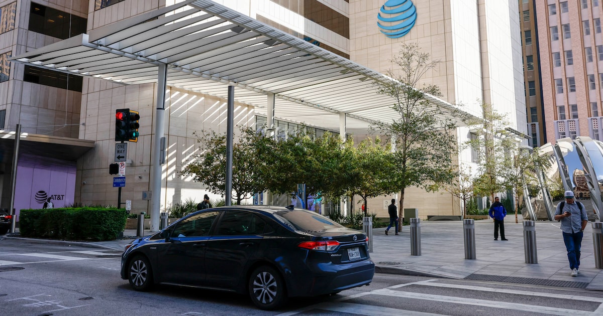 With AT&T’s planned HQ move, what are downtown Dallas’ biggest employers?