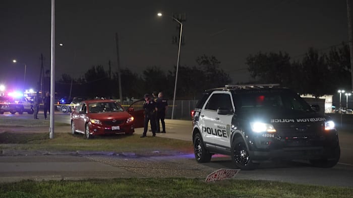 Man found shot to death inside car in SE Houston