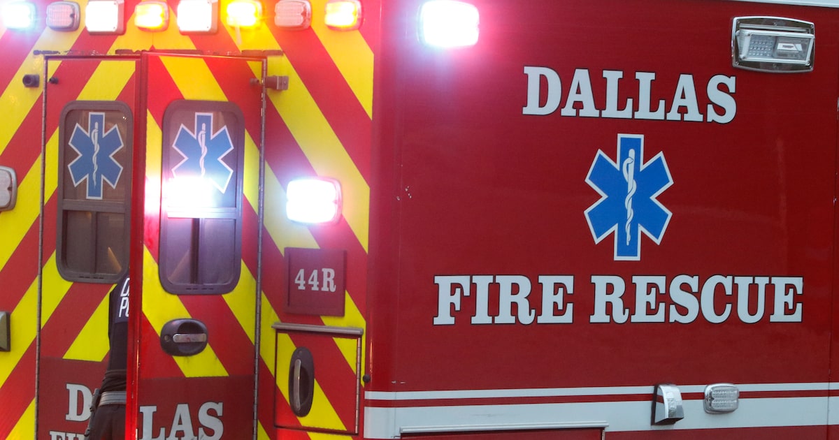Firefighter injured after fall from balcony at 2-alarm fire in Northwest Dallas