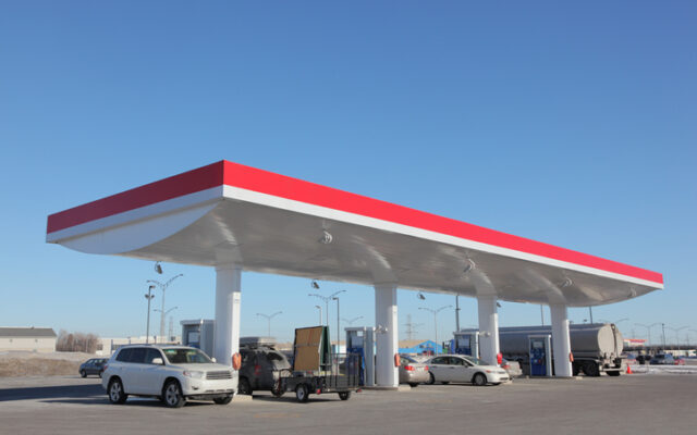 AAA Texas: Statewide gas price average holds steady, San Antonio up a dime