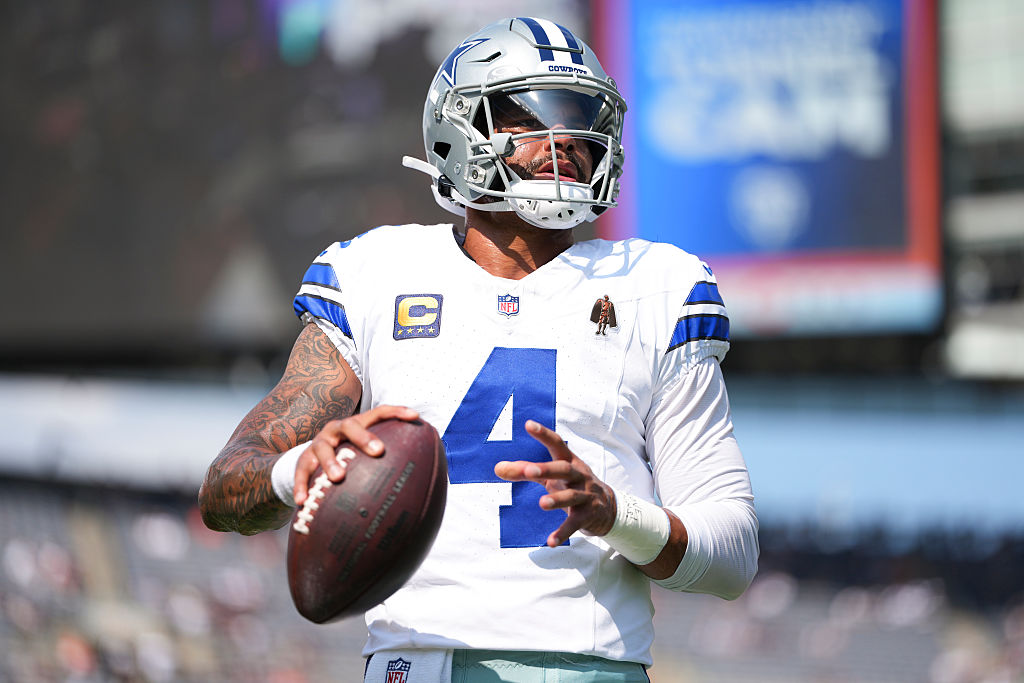 Dak Prescott prepares to throw a pass ahead of the Week 9 matchup vs. Arizona Cardinals