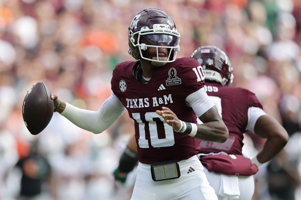 Marcel Reed will remain at Texas A&M for the 2026 season. 